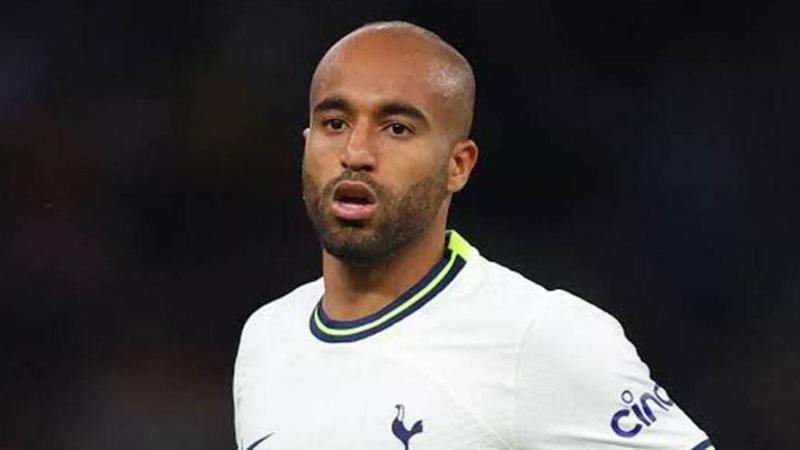 غموض مستقبل بعض اللاعبين.. الأهلي يفاوض البرازيلي لوكاس موار لاعب ساو باولو